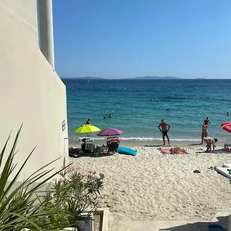 Unique Front De Climatise Et Jardin * Le Lavandou