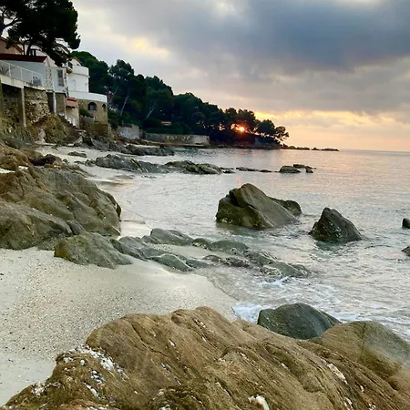 Front De - Climatise Classe 2 Etoiles Avec Jardin Ле-Лаванду