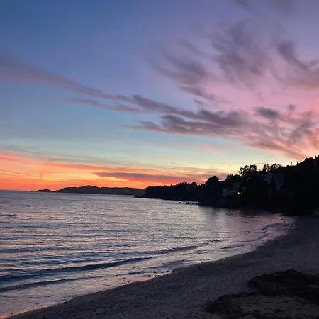 Front De - Climatise Classe 2 Etoiles Avec Jardin Апартаменты