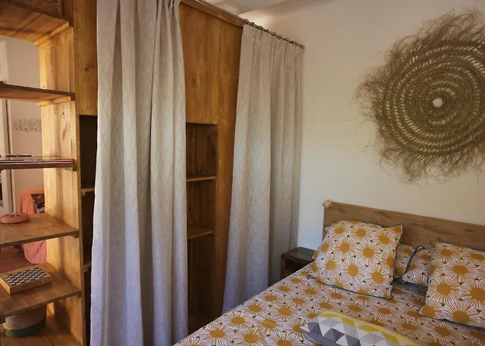 Front De - Climatise Classe 2 Etoiles Avec Jardin *