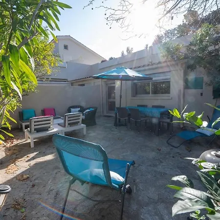 Front De - Climatise Classe 2 Etoiles Avec Jardin