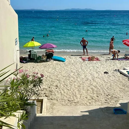 Front De - Climatise Classe 2 Etoiles Avec Jardin *