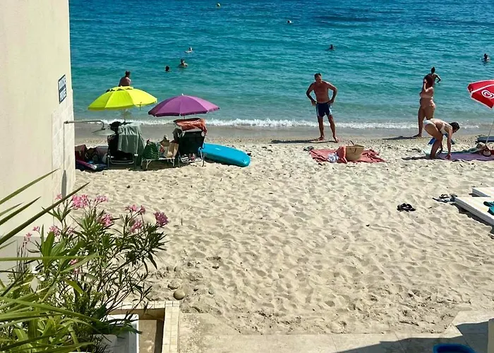 Front De - Climatise Classe 2 Etoiles Avec Jardin *