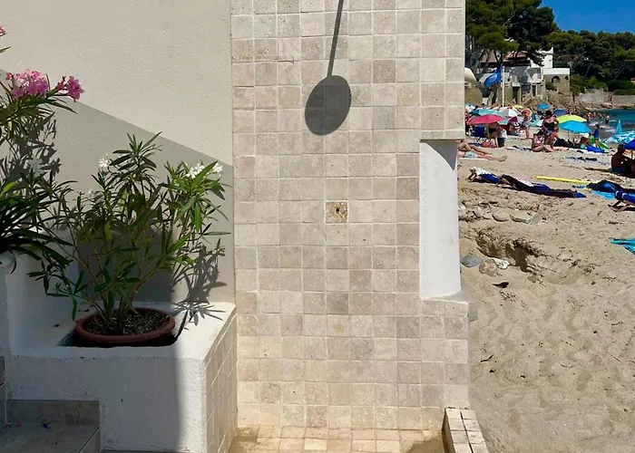 Front De - Climatise Classe 2 Etoiles Avec Jardin * Le Lavandou