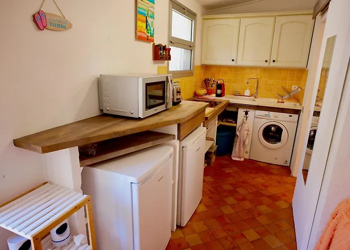 Front De - Climatise Classe 2 Etoiles Avec Jardin Apartman Le Lavandou