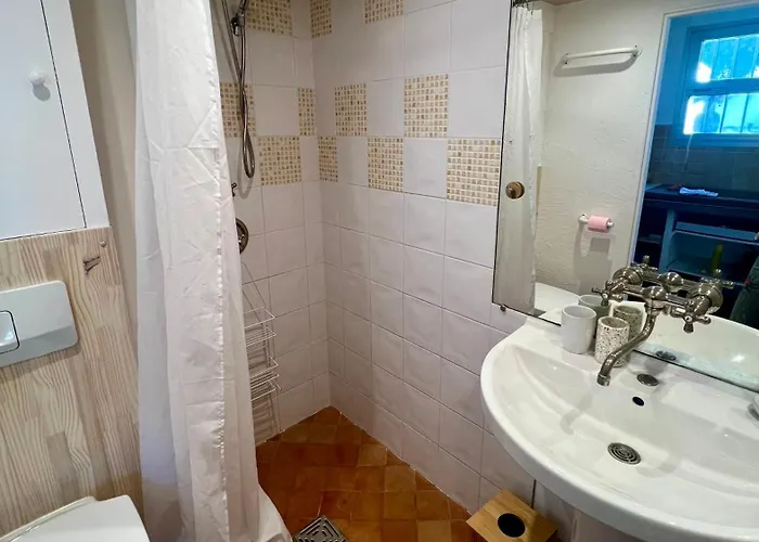 Front De - Climatise Classe 2 Etoiles Avec Jardin Apartman Le Lavandou